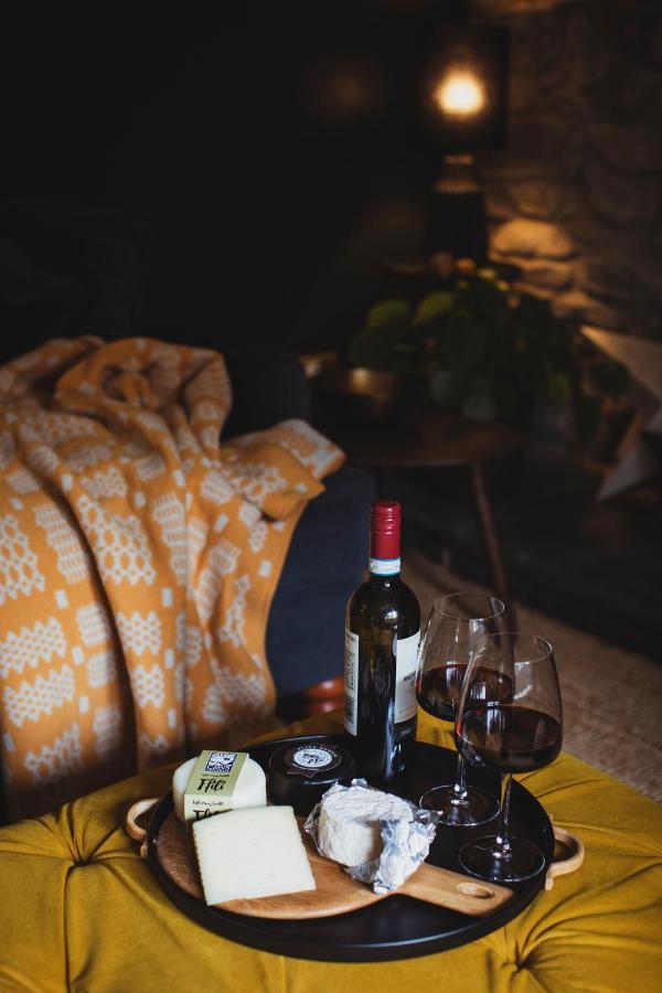 River Cottage, A Luxurious And Cosy Riverside Cottage For Two Welshpool Exterior foto