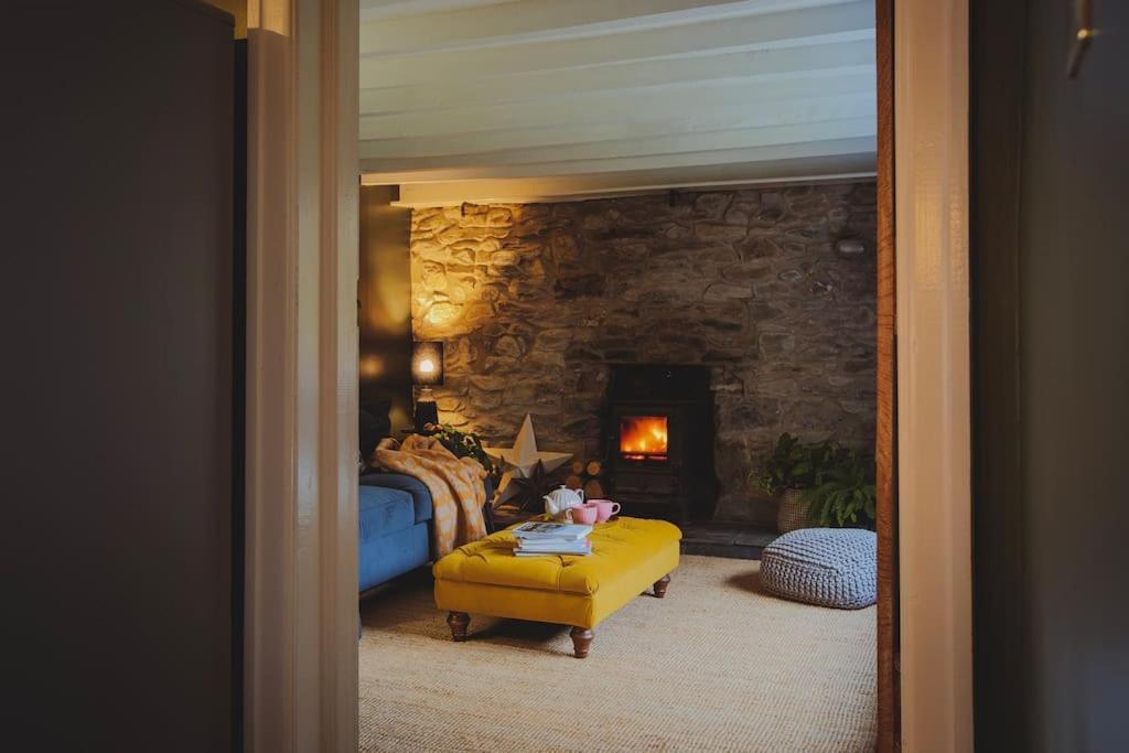 River Cottage, A Luxurious And Cosy Riverside Cottage For Two Welshpool Exterior foto