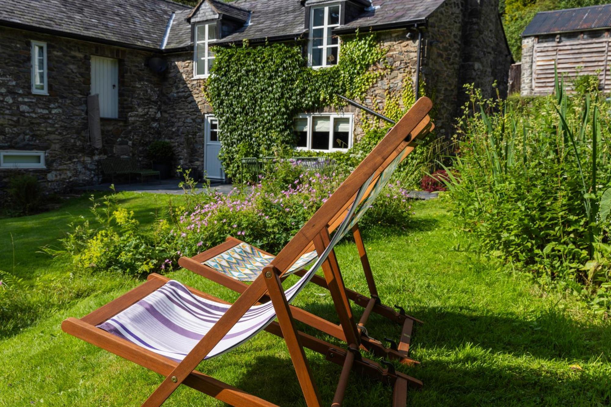 River Cottage, A Luxurious And Cosy Riverside Cottage For Two Welshpool Exterior foto