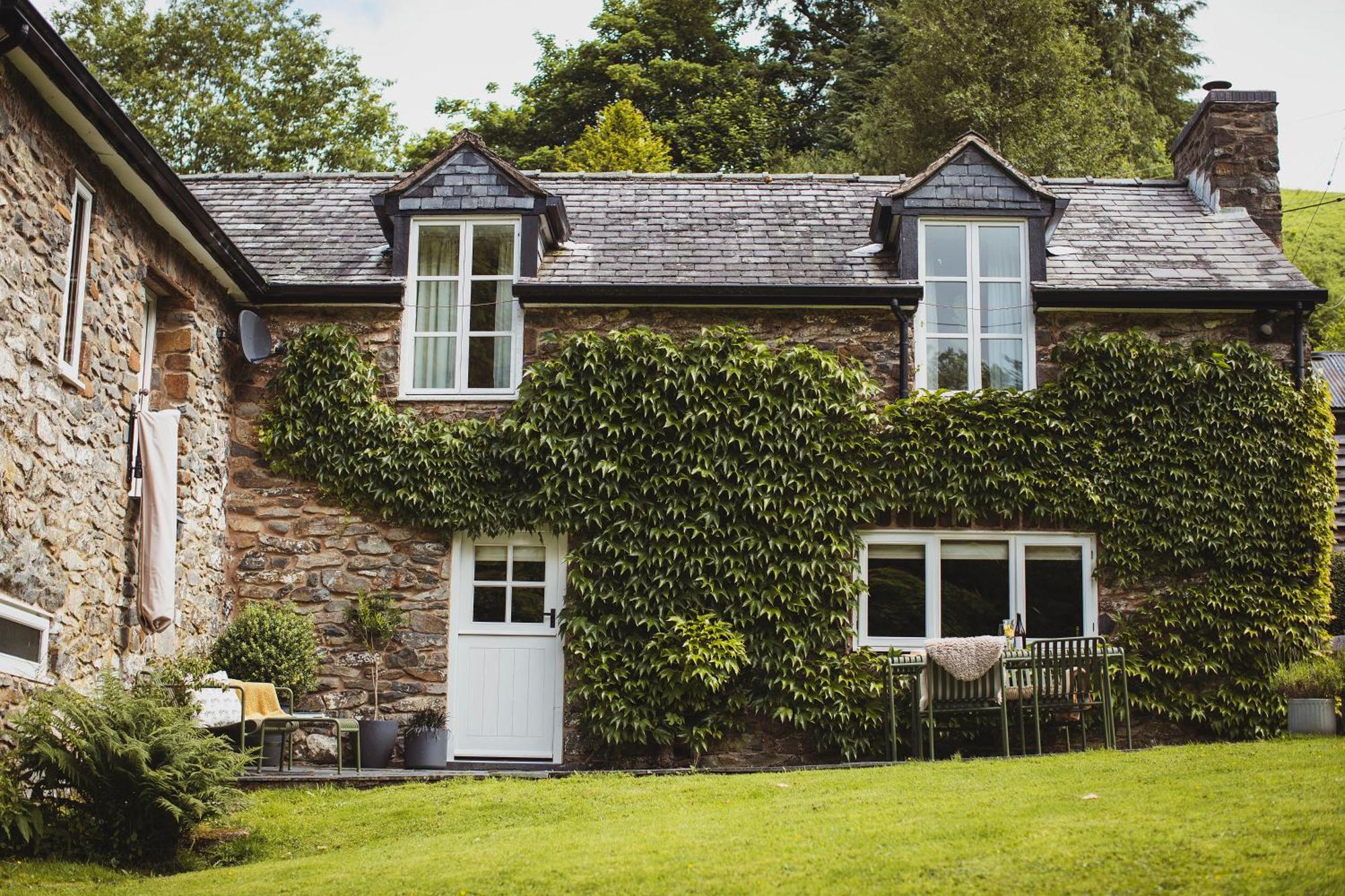 River Cottage, A Luxurious And Cosy Riverside Cottage For Two Welshpool Exterior foto
